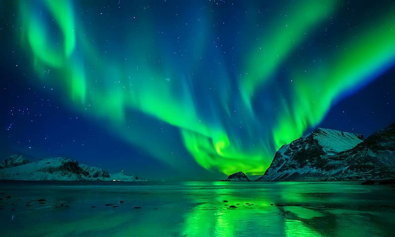 Northern lights, reflection, light, cold, beautiful, sea, night, winter, Aurora Borealis, north, green, HD wallpaper