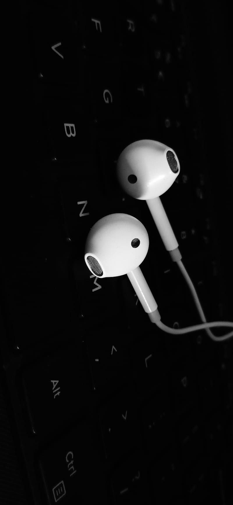 20 Earbuds HD Wallpapers and Backgrounds