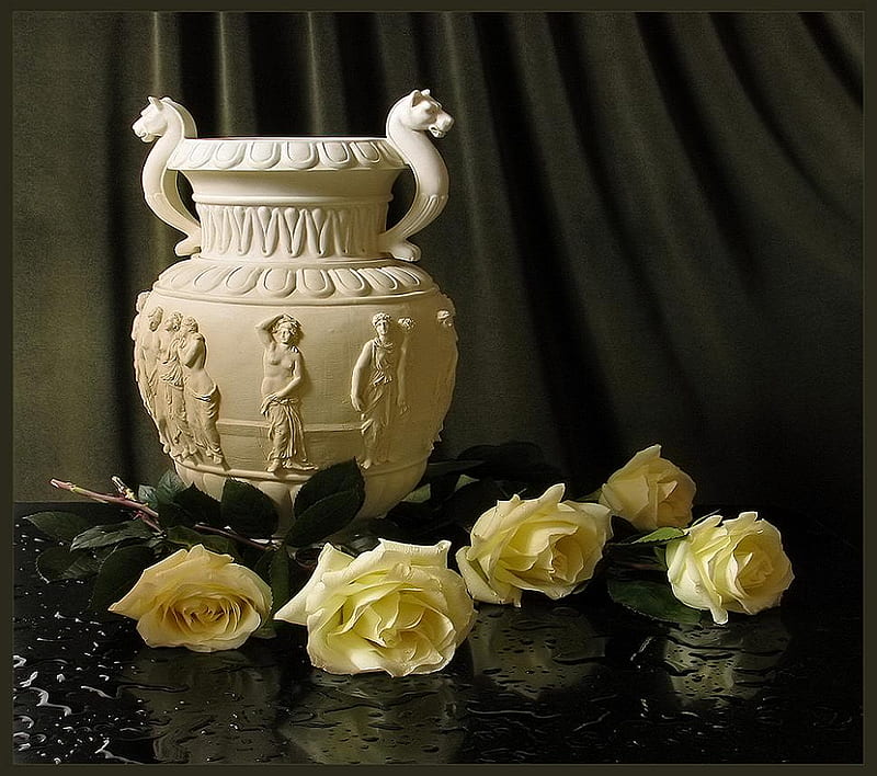 Tasteful opulence, elegance, engravement, flowers, vase, bonito, lion head, roses, grace, HD wallpaper