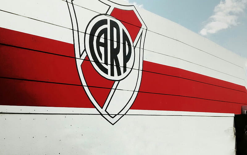 River Plate Wallpaper - Red and White Stripes