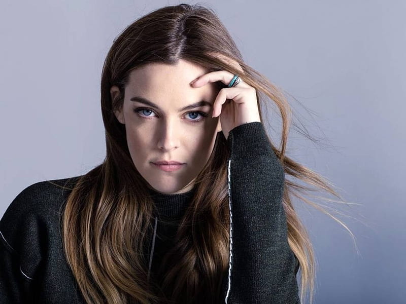 Riley Keough Just Went Brunette For Fall