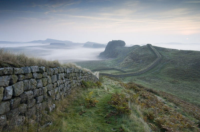 Hadrian's Wall, frontier, ancient, grass, england, rome, wall, mist, wild, moor, HD wallpaper