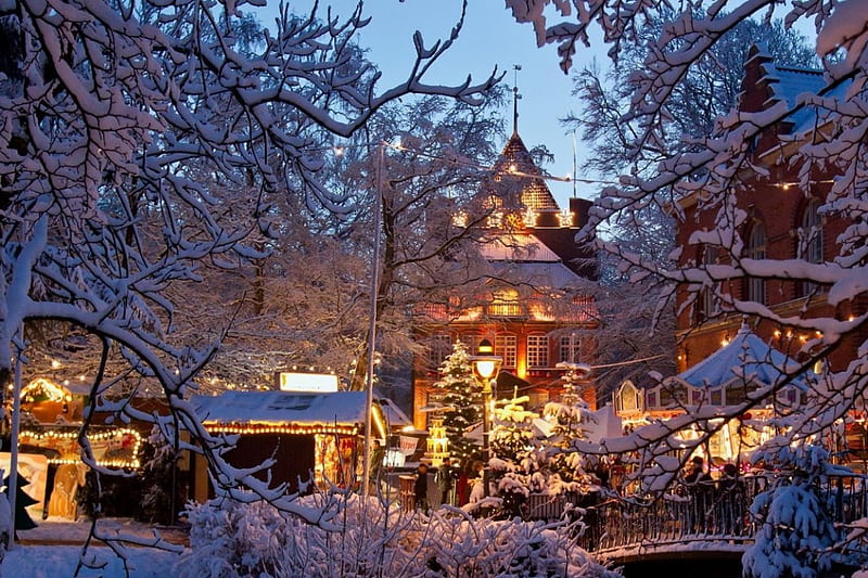 Christmas Market, snow, stands, trees, lights, winter, HD wallpaper