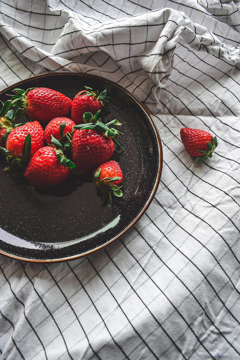 strawberries, fruit, dish, cloth, HD phone wallpaper