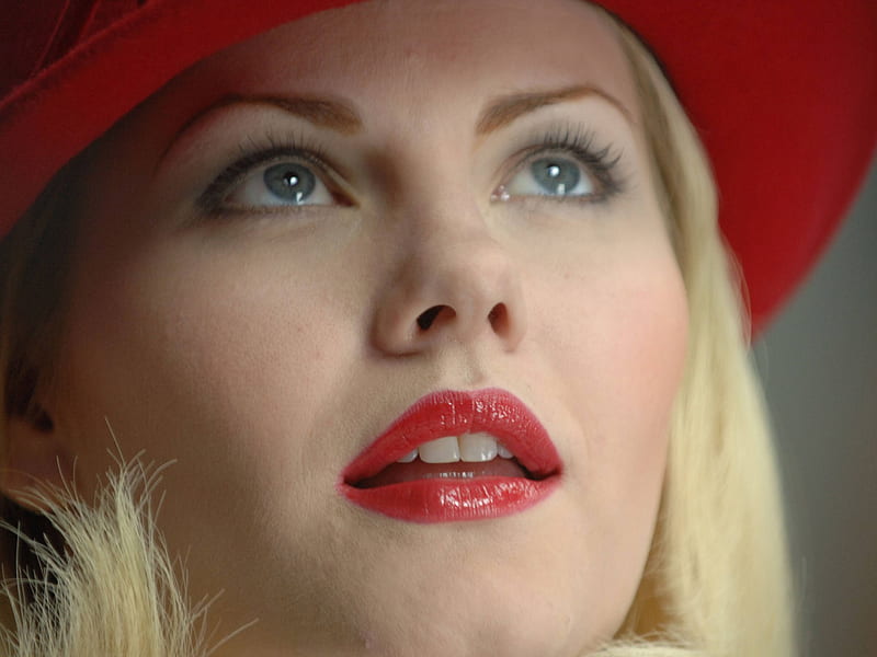 Red Hat 'n' Red Lip, red, lip, elisha cuthbert, model, eye, blonde, sexy, hat, hair, graphy, hot, beauty, face, HD wallpaper