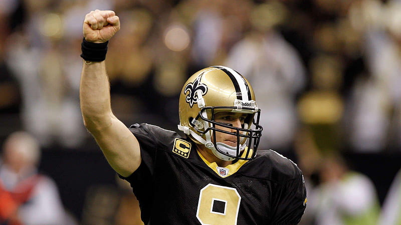 Drew Brees Right Hands Up With Shallow Background Of People Drew Brees, HD wallpaper