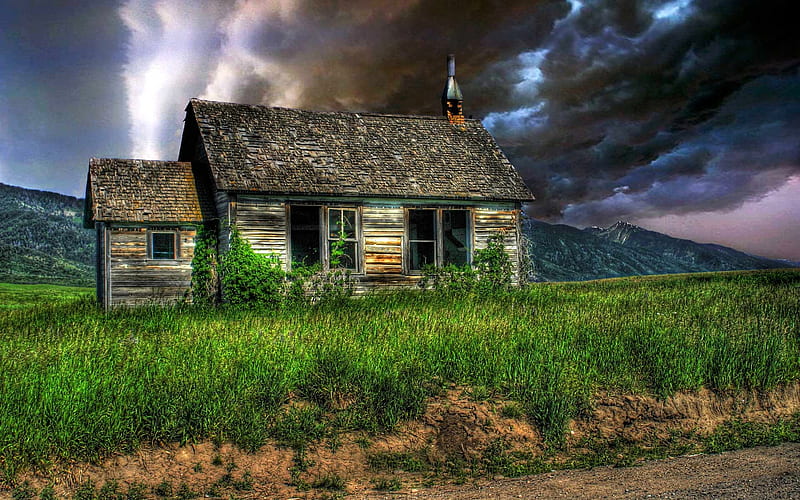 ABANDONED HOUSE, house, dark sky, grass, abandoned, HD wallpaper