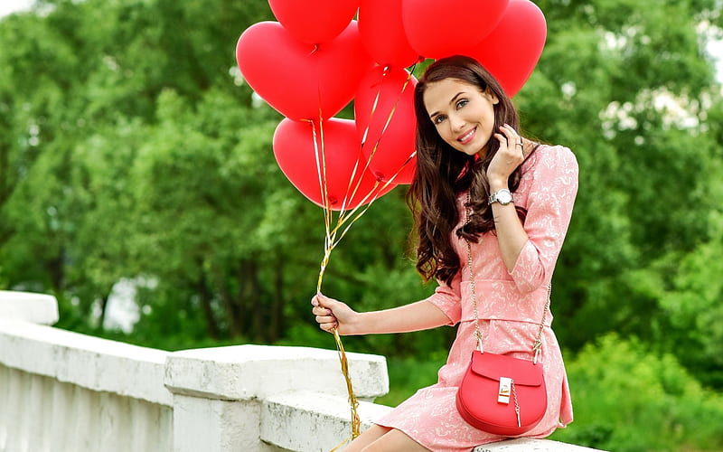 :), red, dress, bag, parapet, brown-haired, smile, park, corazones, girl, makeup, balloons, hairstyle, greens, pink, HD wallpaper