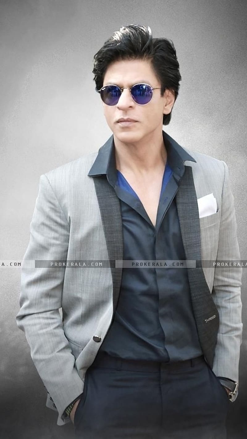 Shah Rukh in black suit