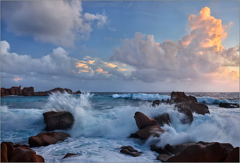 Crashing Waves, rocks, ocean, crashing, bonito, waves, clouds, sea, HD wallpaper