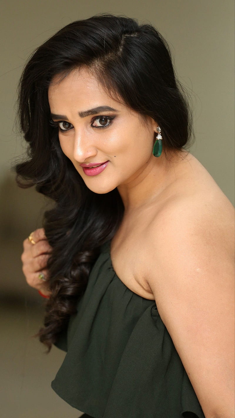 Madhu Krishnan , iit krishnamurthy, telugu actress, HD phone wallpaper