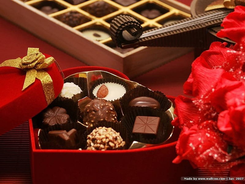 Box of Chocs, chocolates, food, yummy, heart shaped box, HD wallpaper