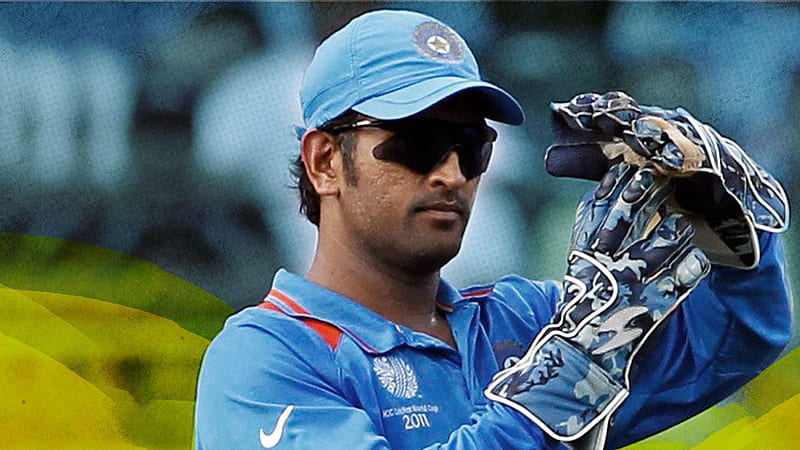 MS Dhoni With Gloves Is Wearing Blue Sports Dress And Cap Dhoni, HD wallpaper