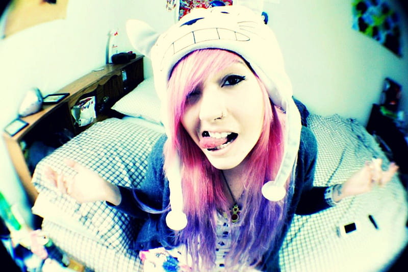 Cute Emo Girl :), hat, cute, hair, emo, girl, purple, emo scene, color, beanie, color hair, pink, scene, HD wallpaper