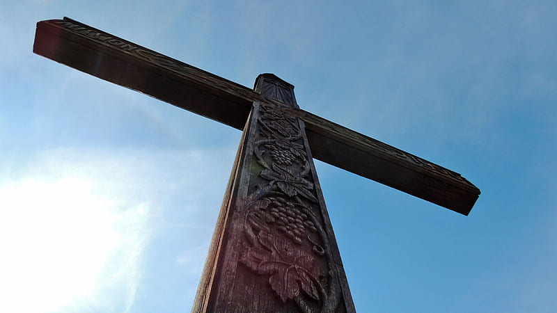 Upward View Of Cross With Blue Sky Background Cross, HD wallpaper