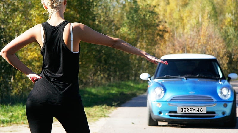 Some People Have All The Luck, mini, girl, model, car, lift, hitch, blue, HD wallpaper