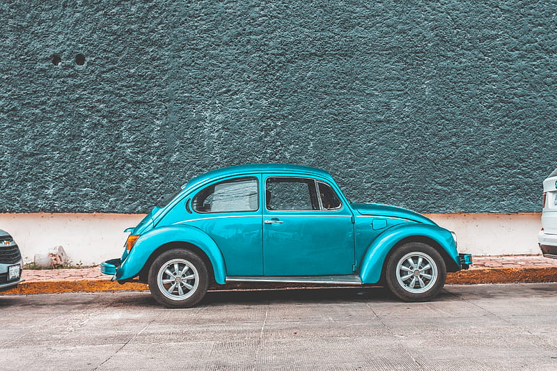 teal Volkswagen Beetle car parked beside sidewalk, HD wallpaper
