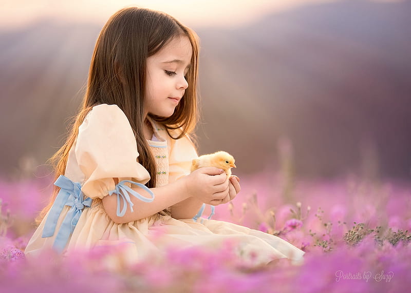Little girl with chick, little, suzy mead, girl, hand, copil, child, chick, pink, HD wallpaper
