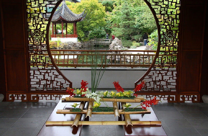 Ikebana and view on a garden, interior, exterior, garden, nature, ikebana, HD wallpaper