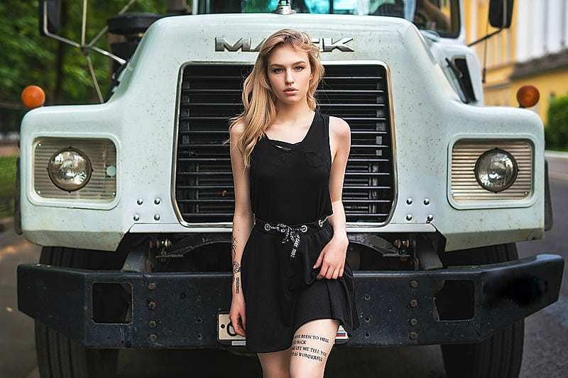 Tattoo Model in Front of Mack Truck, tattoos, dress, model, blonde, truck, HD wallpaper