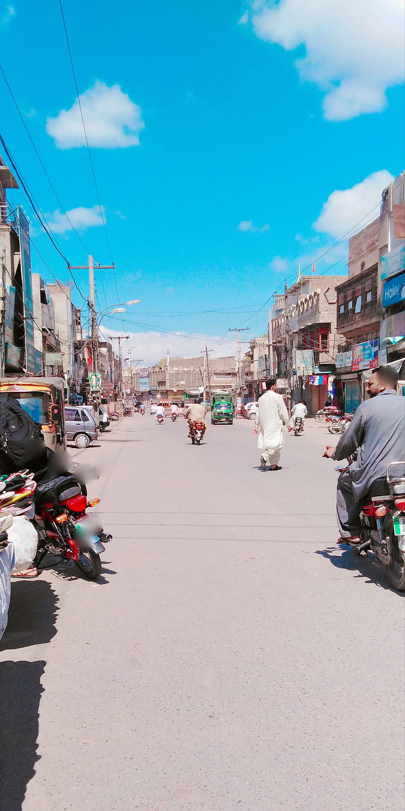Multan , hussain agahi, multan, multan bazar, pakistan, people, road, road view, HD phone wallpaper