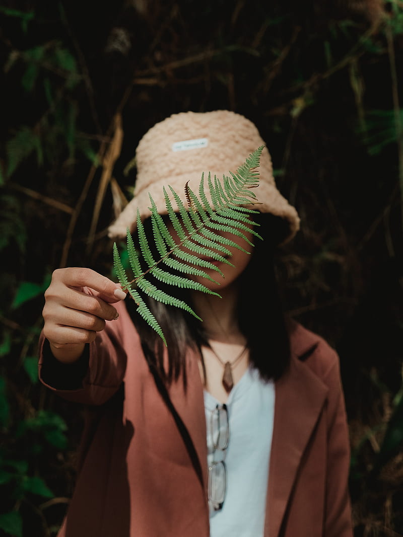 girl, fern, leaf, hand, hat, style, HD phone wallpaper
