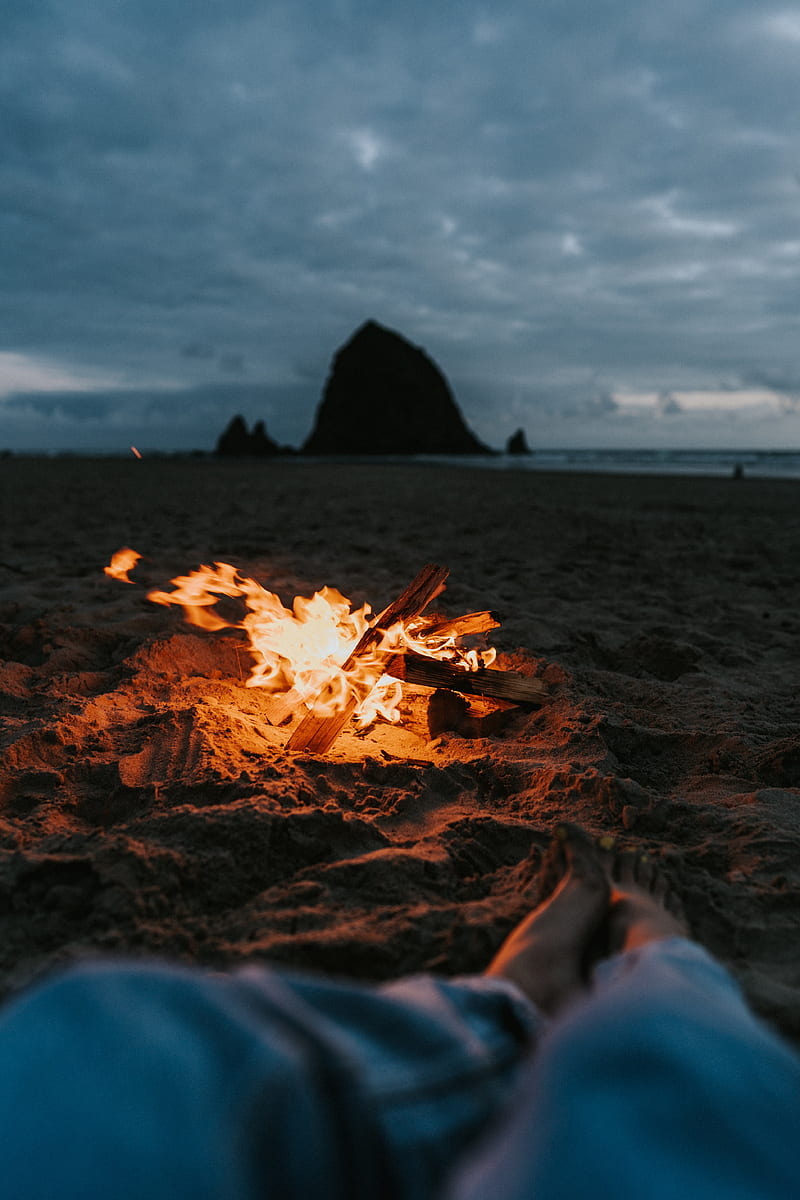 bonfire, fire, beach, sand, dusk, HD phone wallpaper