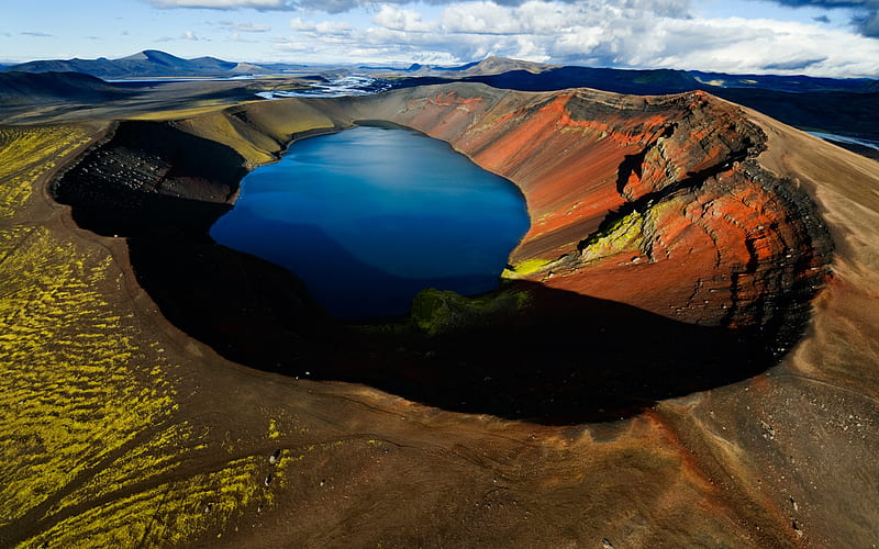Icelands ancient volcanic lake, HD wallpaper