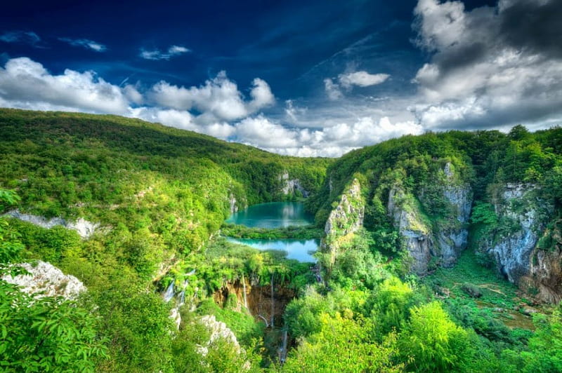 Plitvice lakes, rocks, lovely, view, greenery, Croatia, bonito, trees, sky, lake, mountain, plitvice, HD wallpaper
