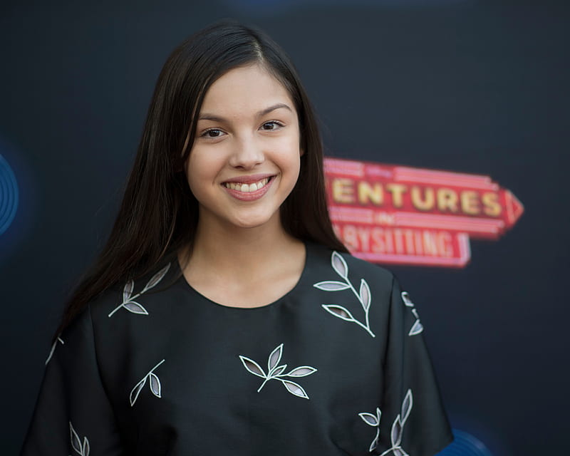 Celebrity, Olivia Rodrigo, American, Actress, Singer, Brunette, Smile, HD wallpaper