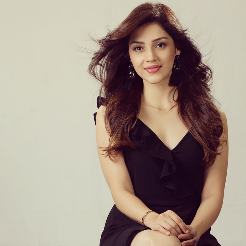 Mehreen pirzada, tamil actress, HD phone wallpaper