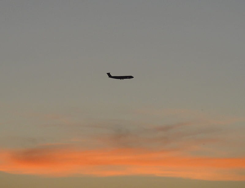 Plane Flight at Dusk, dusk, plane, sky, c5 galaxy, HD wallpaper