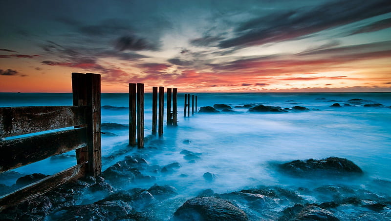 broken wooden fence in seashore, fence, shore, broken, sunset, clouds, sea, HD wallpaper