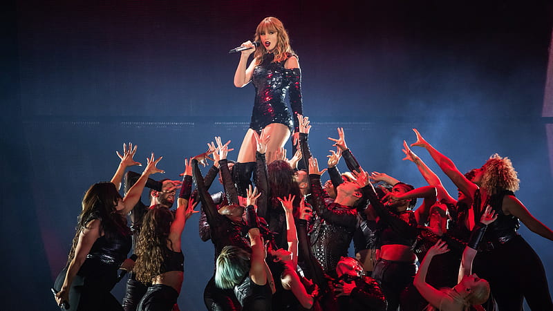 Taylor Swift Is Singing On Mic Taylor Swift, HD wallpaper