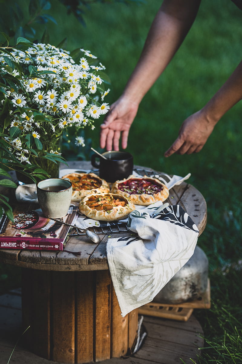 pies, tea, breakfast, bouquet, table, HD phone wallpaper