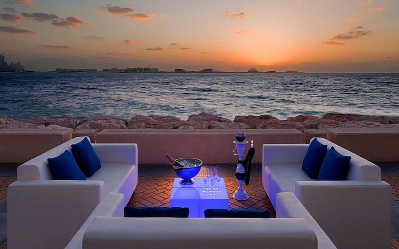 Sunset dining, table, romantic, sofas, ocean, bonito, bowls, water, dining, sunsset, pipe, white, pillows, blue, HD wallpaper