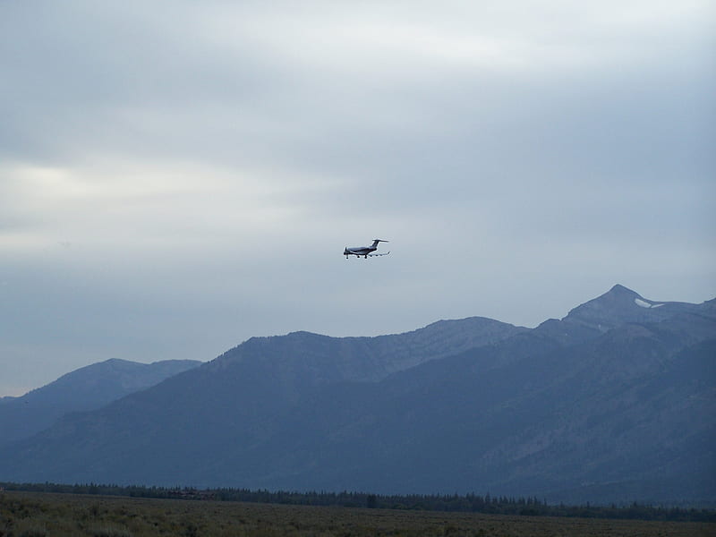 Landing, Jackson Hole, Wyoming Airport, Mountains, Private, Airports, Scenic, Airplanes, Commercial, Airstrips, HD wallpaper