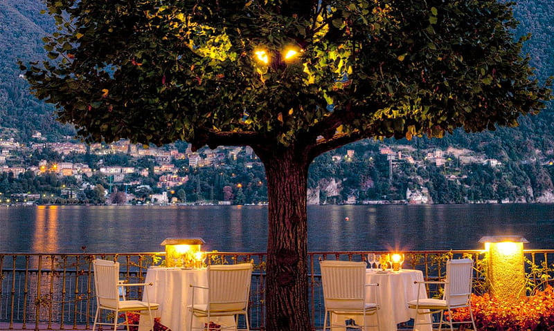 Beautiful Evening, dinner, house, Italia, Italy, bonito, lights, chairs, beauty, table, romantic, view, romance, houses, lake, tree, water, nature, HD wallpaper