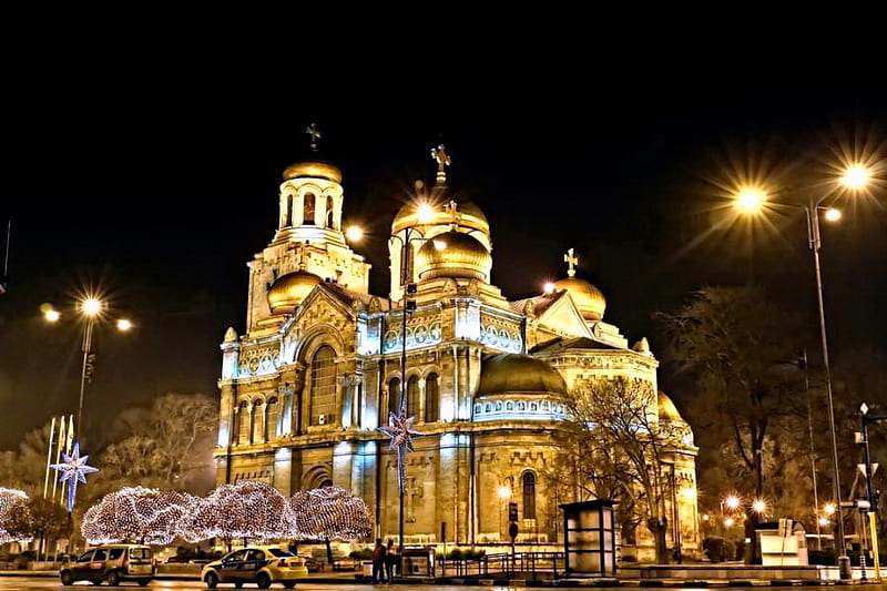 Varna cathedral, pillars, cathedral, towers, beauty, streets, decorated trees, lights, winter, HD wallpaper