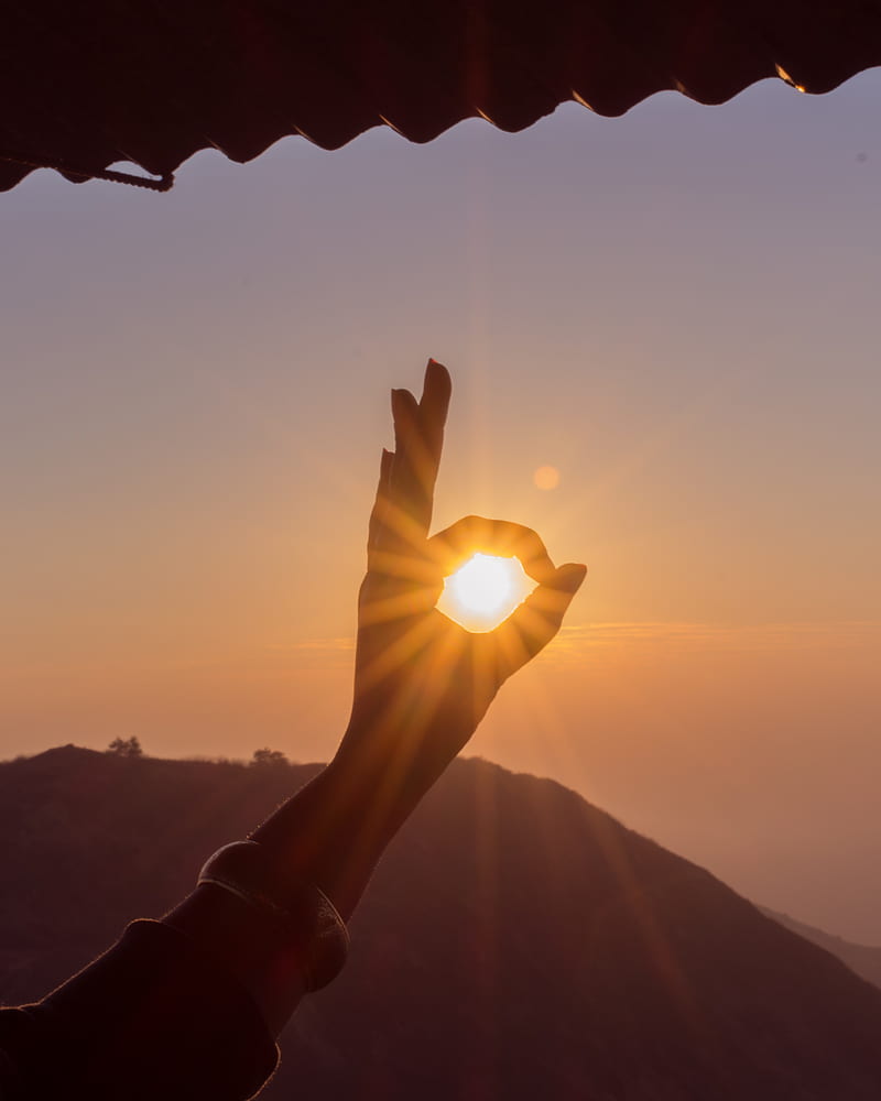 hand, sun, rays, sunset, dawn, HD phone wallpaper