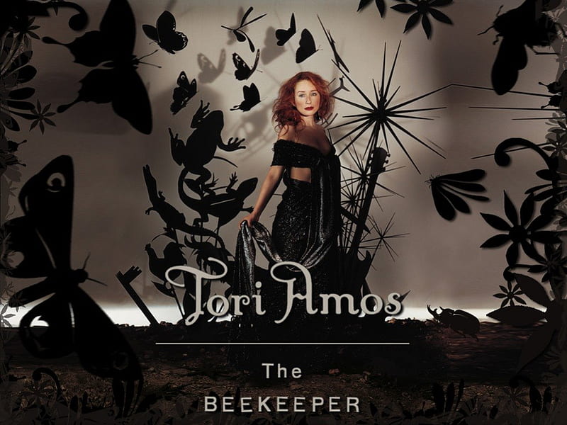 Tori Amos - Beekeeper in black, music, black, garden, beekeeper, butterflies, tori amos, HD wallpaper