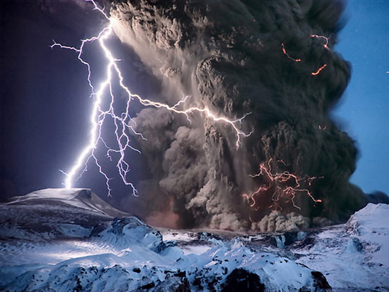 Eyjafjallajokull Glacier 2, stefnisson, eruption, forces, volcano, graphy, lightning, nature, sigurdur hrafn stefnisson, HD wallpaper
