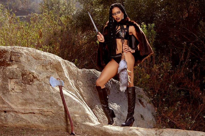 Kira Noir the Warrior Princess, bikini, model, knife, boots, axe, brunette, HD wallpaper