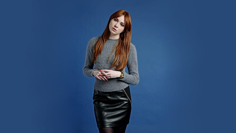Karen Gillan, blue background, actress, redhead, skirt, HD wallpaper