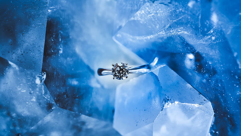 silver-colored ring with clear gemstone inside ice, HD wallpaper