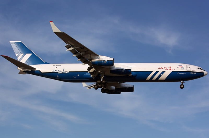 Ilyushin Il-96-400T, Passenger, Ilyushin, Il-96-400T, Russian ...