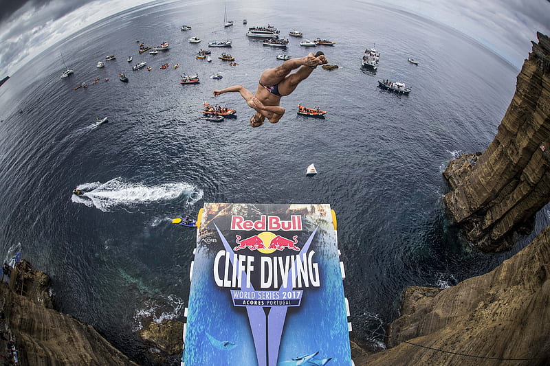 Cliff Diving Fish Eye View, cliff, sea, fear, rocks, twist, Red Bull event, extreme sport, boats, water, 90 ft drop, 3200x2133, scary, platform, HD wallpaper