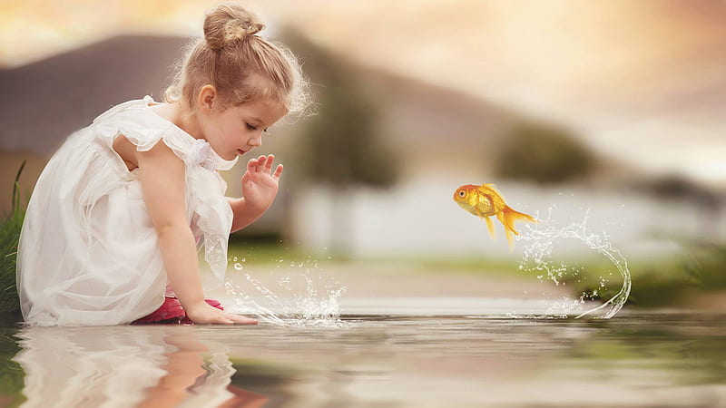 Cute Little Girl Is Playing On Water Wearing White Dress With Reflection Cute, HD wallpaper