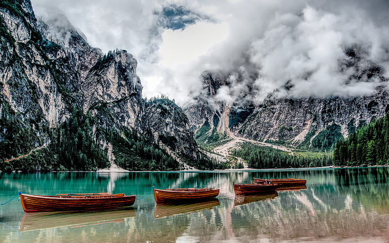 Lake Braies, mountain lake, glacial lake, mountains, Dolomites, Pragser Wildsee, boats, mountain landscape, forest, South Tyrol, Italy, HD wallpaper