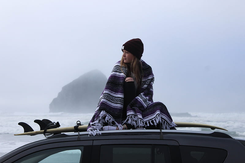 woman wearing beanie hat on vehicle roof, HD wallpaper